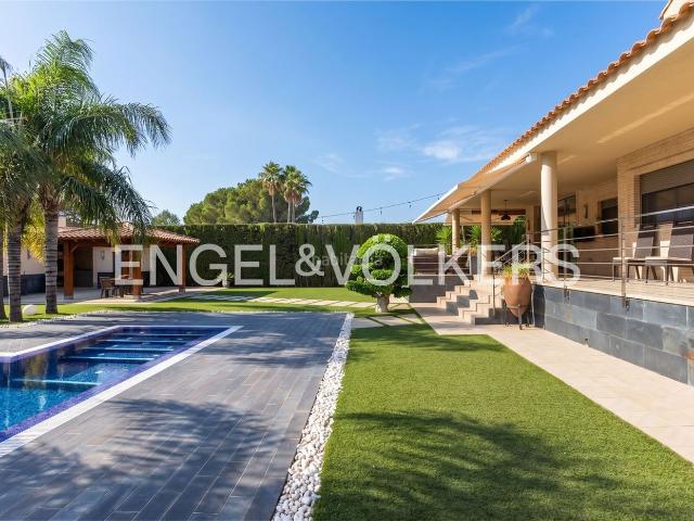 Casa en venta en Pobla de Vallbona la, Rascanya. MAGNÍFICA PROPIEDAD EN MONTECOLORADO. Casas Pobla de Vallbona.