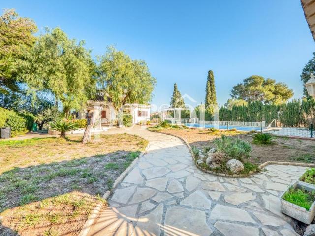 Casa en venta en Pobla de Vallbona la, Rascanya. Chalet con piscina en La Pobla de Vallbona. Casas Pobla de Vallbona.