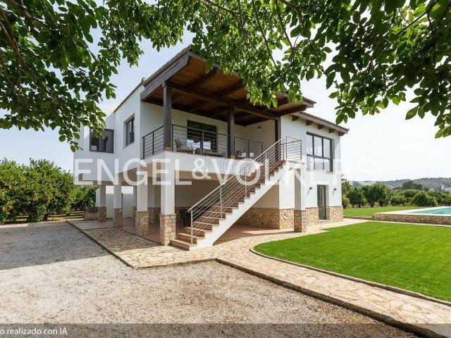 Casa en venta en Pobla Llarga la. Precioso unifamiliar con piscina y jardín en Pobla Llarga. Casas Pobla Llarga.