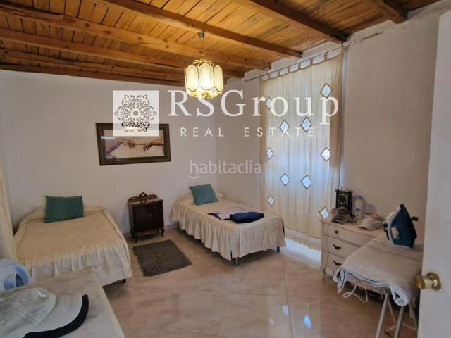 Casa en venta en Población de Arroyo. Vivienda en pleno centro de El Real de la Jara 120.000. Casas Población de.