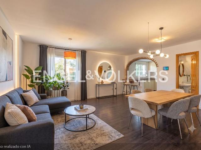 Casa en venta en Poblets els. dosado de 3 plantas con vistas al mar y gran potencial en Els Poblets. Casas Poblets.