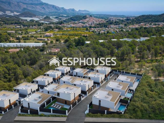 Casa en venta en Polop, Balcón de Ponoig Polop Paradis Polop Hills. Villa independiente de obra nueva con piscina privada en Polop. Casas.