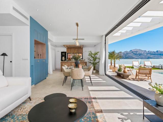 Casa en venta en Polop, La Paz. VILLAS con 3 dormitorios y PISCINA privada en POLOPVIVIENDA LI002NDESPICIFACIONES3 dormitorios y 4 bantildeosPISCINA privadaSOacut. Casas.