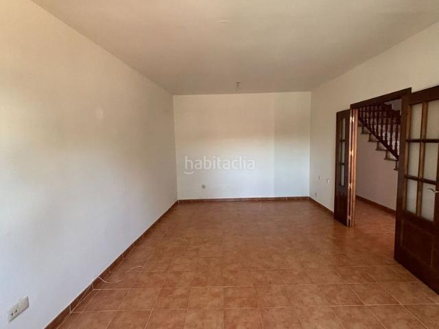 Casa en venta en Polán. Exclusivos chalets con gran garaje en una de las mejores zonas de Polán. Casas.