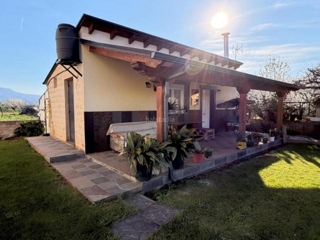 Casa en venta en Ponferrada, Cuatro Vientos. Venta finca con casa fin de semana en Fuentes Nuevas. Casas.
