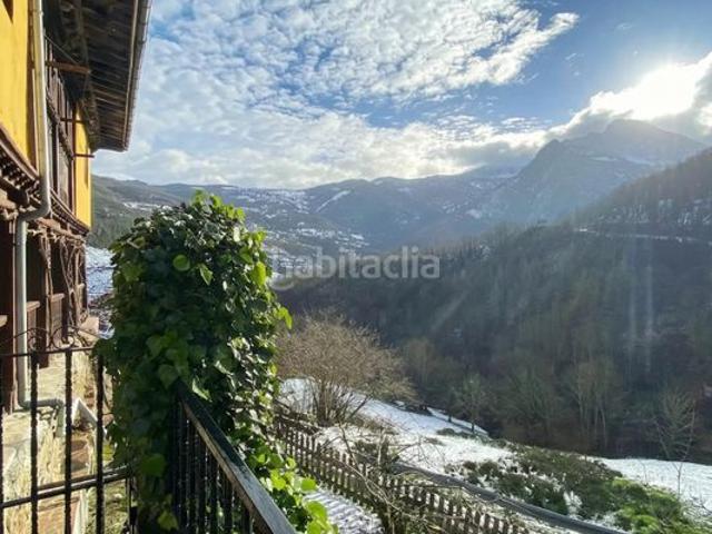 Casa en venta en Ponga. Casas.