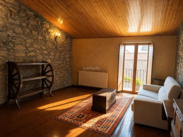 Casa en venta en Pont de Vilomara i Rocafort El. Espectacular Casa adosada con mucha personalidad, terraza, en el centro de El Pont de Vilomara Manresa. Casas Pont de Vilomara i Rocafort.