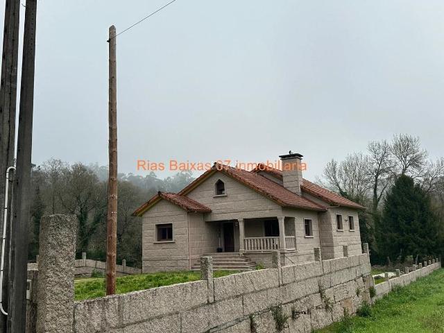 Casa en venta en Ponteareas. REF 7055 CHALET DE PIEDRA 3 DORM. NUEVO EN PONTEAREAS PONTEAREAS. Casas.