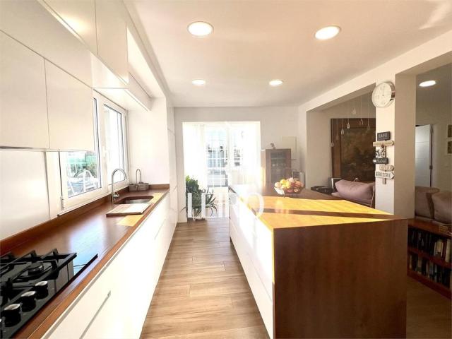 Casa en venta en Pontevedra, La Seca Los Salgueriños. CASA DE PIEDRA CON 2 VIVIENDAS INDEPENDIENTES TERRENO Y NAVE PONTEVEDRA. Casas.