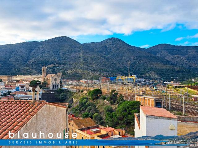 Casa en venta en Portbou Costa Brava. Casas.