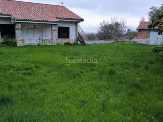 Casa en venta en Poza de la Sal. Amplia Casa en Poza de la Sal con Terreno y Posibilidades. Casas Poza de la.