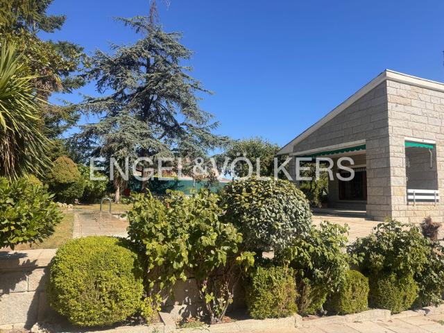 Casa en venta en Pozuelo de Alarcón, Pueblo. Majestuoso Unifamiliar en Pozuelo. Casas Pozuelo de.