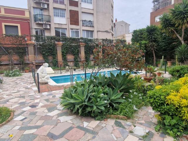 Casa en venta en Prat de Llobregat El, Centre. FINCA EXCLUSIVA Y CENTRICA. Casas Prat de Llobregat.