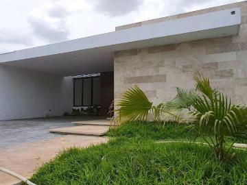 CASA EN VENTA EN PRE VENTA EN PRIVADA LAS ACACIAS, CHICHI SUAREZ