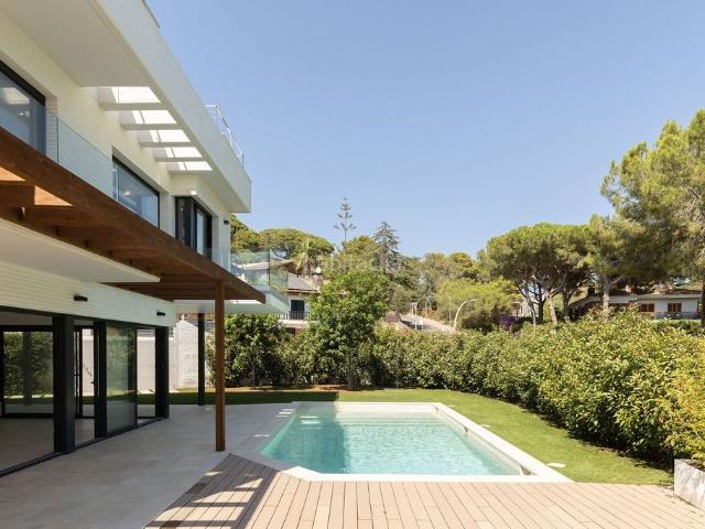 Casa en venta en Premià de Dalt. Casa exclusiva de obra nueva en Vilassar de Dalt, 20 min Barcelona, vistas mar. Casas Premià de.