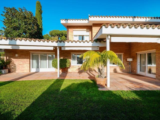 Casa en venta en Premià de Dalt. Chalet familiar de lujo en Premià de Dalt, costa de Barcelona. Casas Premià de.
