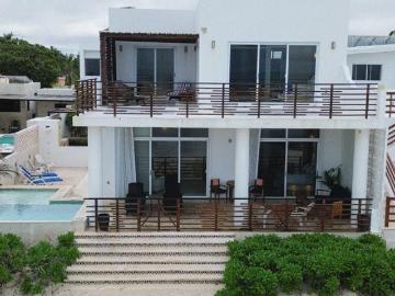 Casa en venta en Primera Fila en Chelem HI2411335
