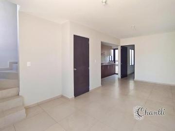 Casa en venta en privada cerca del centro de Soledad