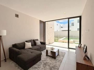 Casa en venta en privada en Cholul Merida de 3 recamaras alberca y amenidades