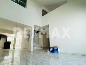 Casa en venta con Habitación en Planta baja en Privada en el Fracc Real del Mezquital 4