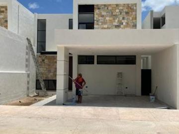casa en venta en privada residencial en Cholul, Merida, Yucatan