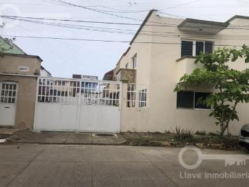 Casa en venta en Privada ubicada en calle Cuauhtémoc, Col. Gpe Victoria, Coatzacoalcos, Veracruz
