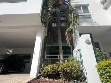 CASA EN VENTA EN PRIVANZAS