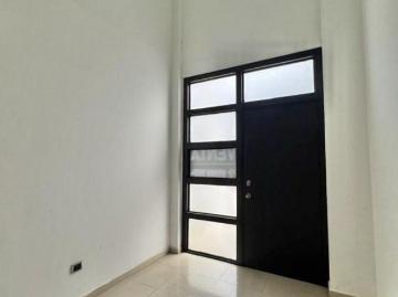 CASA EN VENTA EN PRIVANZAS, ZONA VALLE ORIENTE