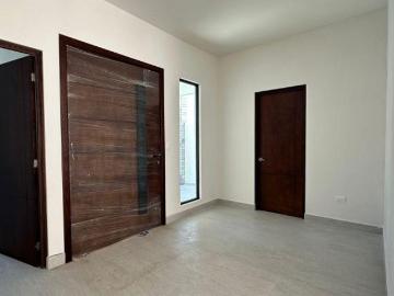 CASA EN VENTA EN PRIVANZAS DEL CAMPESTRE, INCLUYE COCINA Y CLOSETS