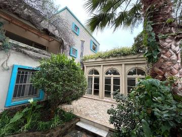 Casa en Venta en Propiedad única en centro histórico de Los Vilos. 2 casas con acceso independiente. Bodegón Cultural de Los Vilos