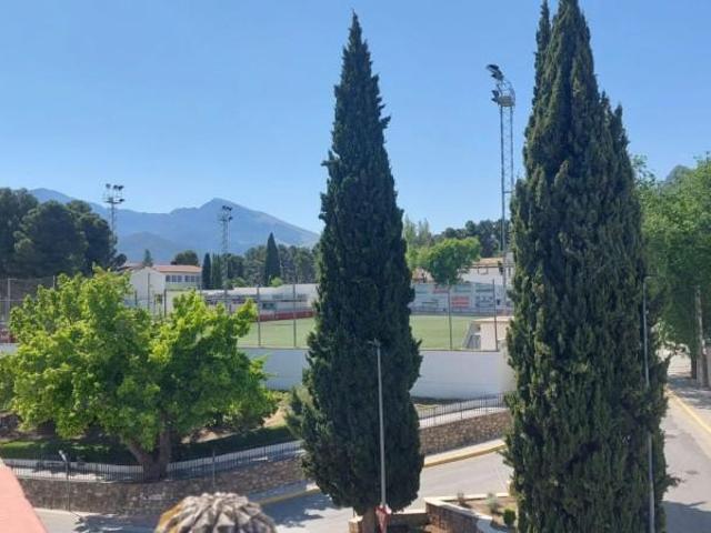 Casa en venta en Quesada, Pueblo Proximo a colegios
