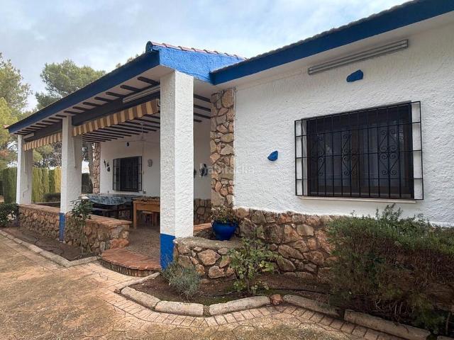 Casa en venta en Quintanar de la Orden. ¡NEGOCIO RURAL LLAVE EN MANO! Extraordinaria Doble Finca con Rentabilidad Demostrada en Quintanar de la Orden. Casas Quintanar de la.