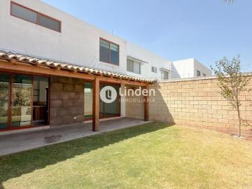 Casa en Venta en Quintas de Cortés, San Pedro Cholula, Zerezotla
