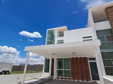 Casa en venta en Q Campestre | 4 recámaras y roof con asador