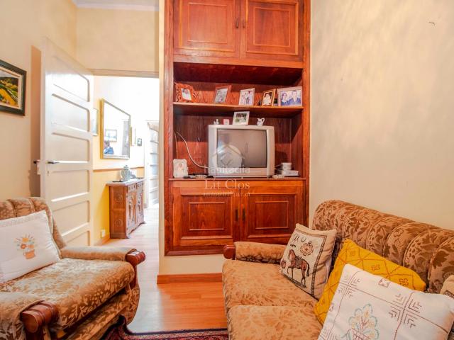 Casa en venta en Rúa A. Casa en venta en A Rúa de Valdeorras Ourense, con parcela y local comercial incluidos. Casas Rúa.