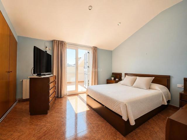 Casa en venta en Rubí, Ca n´Oriol. Espectacular ático dúplex en venta en Ca nOriol Can Rosés. Casas.