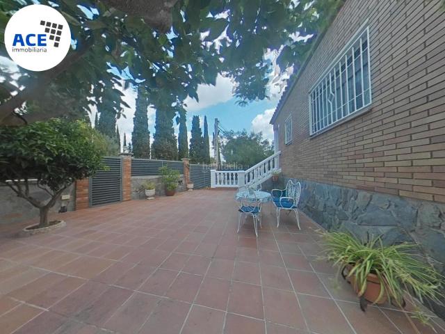Casa en venta en Rubí, Can Fatjó Sant Jordi Park Plana del Castell. PRECIOSA CASA CON PISCINA LISTA PARA ENTRAR A VIVIR !. Casas.