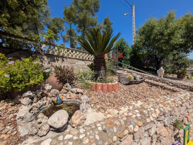 Casa en venta en Rubí, Castellnou Can Mir Can Solà. Casa a cuatro vientos con 730 m2 de parcela en Can Barceló, Rubí. Casas.