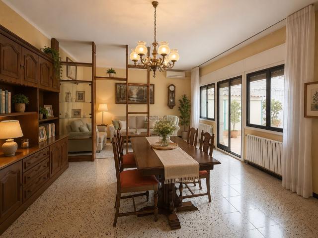 Casa en venta en Rubí, La Serreta. AMPLIA CASA DE 4 HABITACIONES CON GRAN TERRAZA DN RUBI. Casas.