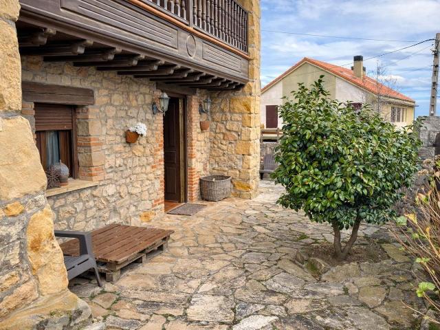 Casa en venta en Ruiloba. CASA INDEPENDIENTE DE PIEDRA CON ESTUPENDAS VISTAS. Casas.