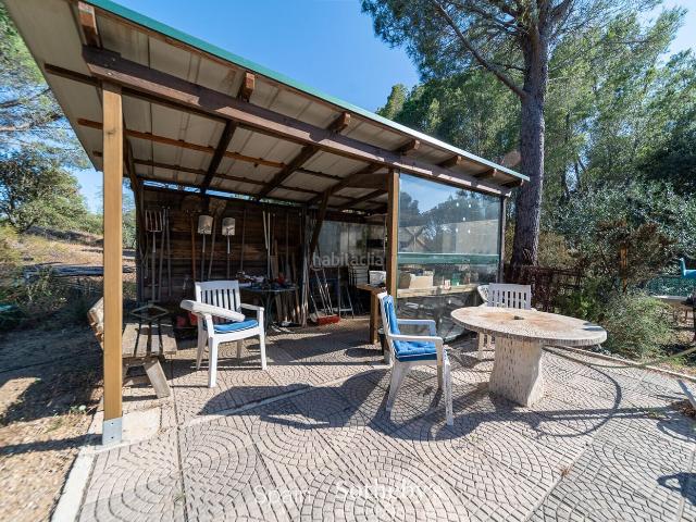 Casa en venta en Rabós. Venta Casa de una planta con vistas a la montaña, 240 metros cuadrados, terreno de 4 hectáreas zona pintoresca. Casas.