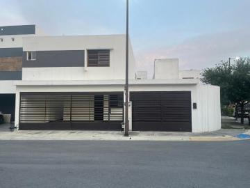 CASA EN VENTA EN RADICA APODACA CON EXCEDENTE EN ESQUINA FRENTE PARQUE