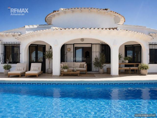 Casa en venta en Ráfol de Almunia. Villa en venta en Monte Pego con piscina privada y vistas panorámicas. Casas Ráfol de.