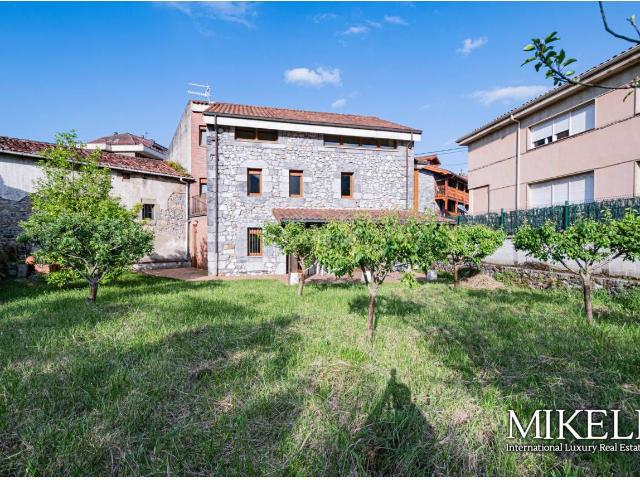 Casa en venta en Ramales de la Victoria. Casa de piedra en el centro de Ramales de la Victoria. Casas Ramales de la.