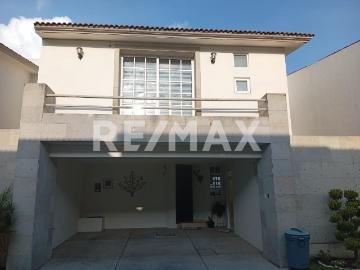CASA EN VENTA EN RECIDENCIAL LA JOYA 1