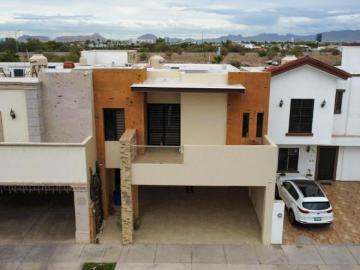 Casa en venta en Real de Toledo