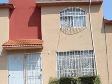 Casa en Venta en Real Del Bosque, Fuentes del Valle, Edo de México KB56