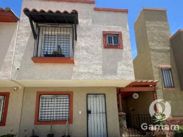 CASA EN VENTA EN FRACCIONAMIENTO REAL MADEIRA PACHUCA HIDALGO LISTA PARA HABITAR