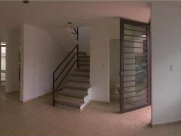 Casa en Venta en Residencial Coyoacán, León Guanajuato, Oportunidad en Comunidad Cerrada