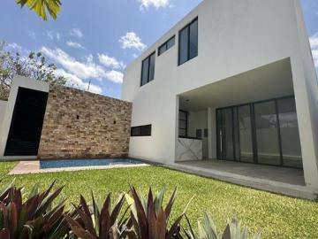 CASA EN VENTA EN RESIDENCIAL DE 5 HABITACIONES AMENIDADES VARENA TIXCUYTUN
